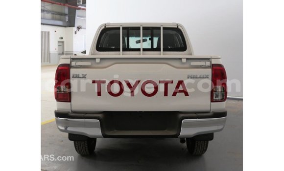 Buy Import Toyota Hilux White Car in Import - Dubai in Agadez Buy Import Toyota Hilux White Car in Import - Dubai in Agadez