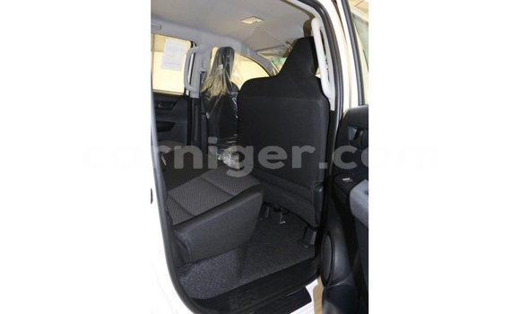 Buy Import Toyota Hilux White Car in Import - Dubai in Agadez Buy Import Toyota Hilux White Car in Import - Dubai in Agadez