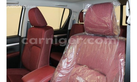 Buy Import Toyota Hilux White Car in Import - Dubai in Agadez Buy Import Toyota Hilux White Car in Import - Dubai in Agadez