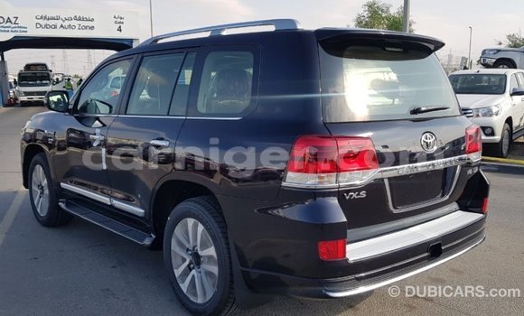 Buy Import Toyota Land Cruiser Black Truck in Import - Dubai in Agadez Buy Import Toyota Land Cruiser Black Truck in Import - Dubai in Agadez