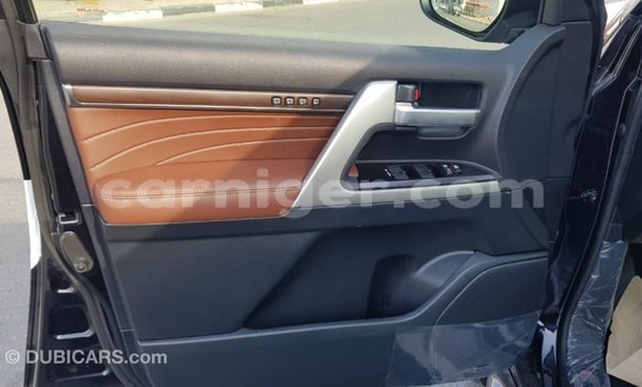 Buy Import Toyota Land Cruiser Black Truck in Import - Dubai in Agadez Buy Import Toyota Land Cruiser Black Truck in Import - Dubai in Agadez