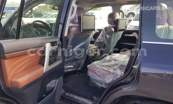 Buy Import Toyota Land Cruiser Black Truck in Import - Dubai in Agadez Buy Import Toyota Land Cruiser Black Truck in Import - Dubai in Agadez