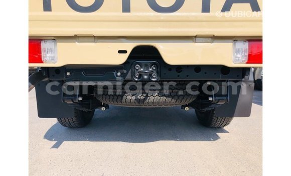 Sayi Imported Toyota Land Cruiser Beige Babbar mota in Import - Dubai a Agadez Sayi Imported Toyota Land Cruiser Beige Babbar mota in Import - Dubai a Agadez