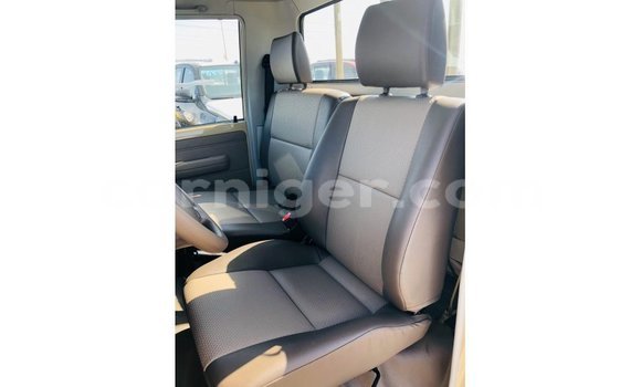 Sayi Imported Toyota Land Cruiser Beige Babbar mota in Import - Dubai a Agadez Sayi Imported Toyota Land Cruiser Beige Babbar mota in Import - Dubai a Agadez
