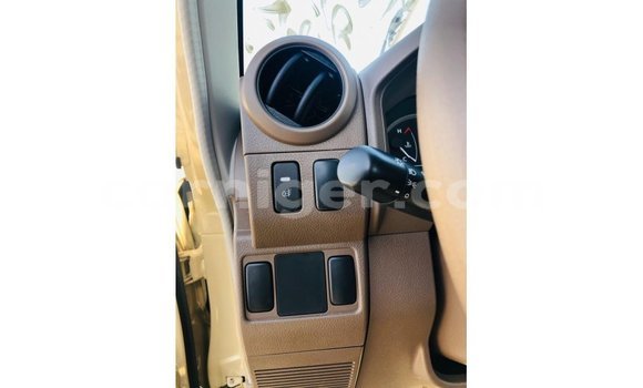 Sayi Imported Toyota Land Cruiser Beige Babbar mota in Import - Dubai a Agadez Sayi Imported Toyota Land Cruiser Beige Babbar mota in Import - Dubai a Agadez