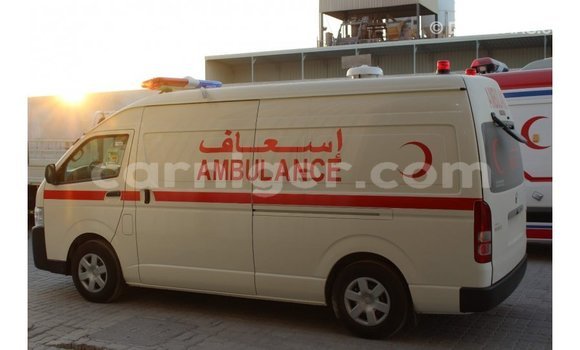 Sayi Imported Toyota Hiace White Mota in Import - Dubai a Agadez Sayi Imported Toyota Hiace White Mota in Import - Dubai a Agadez