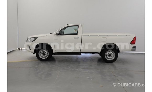 Buy Import Toyota Hilux White Car in Import - Dubai in Agadez Buy Import Toyota Hilux White Car in Import - Dubai in Agadez