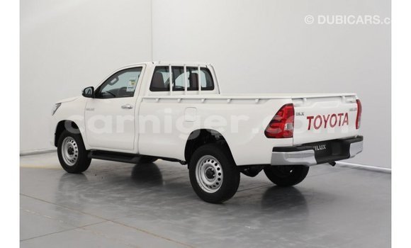 Buy Import Toyota Hilux White Car in Import - Dubai in Agadez Buy Import Toyota Hilux White Car in Import - Dubai in Agadez