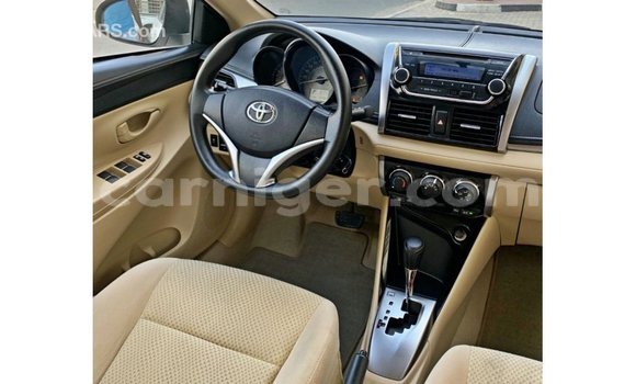Sayi Imported Toyota DA White Babbar mota in Import - Dubai a Agadez Sayi Imported Toyota DA White Babbar mota in Import - Dubai a Agadez