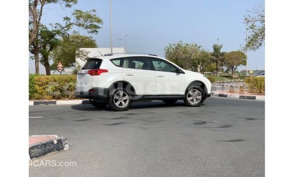 Sayi Imported Toyota Ade White Babbar mota in Import - Dubai a Agadez Sayi Imported Toyota Ade White Babbar mota in Import - Dubai a Agadez