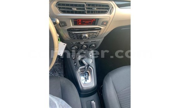 Sayi Imported Peugeot 301 White Mota in Import - Dubai a Agadez Sayi Imported Peugeot 301 White Mota in Import - Dubai a Agadez