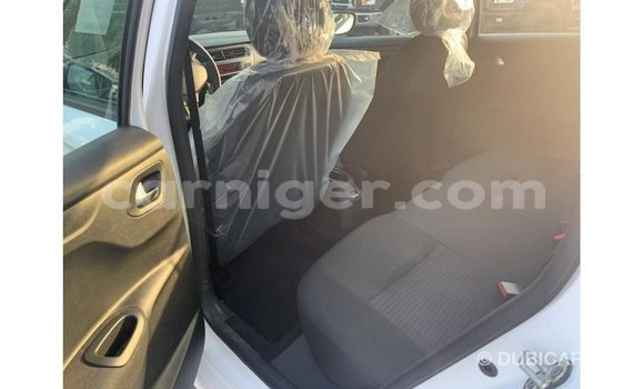 Sayi Imported Peugeot 301 White Mota in Import - Dubai a Agadez Sayi Imported Peugeot 301 White Mota in Import - Dubai a Agadez
