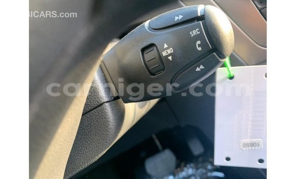 Sayi Imported Peugeot 301 White Mota in Import - Dubai a Agadez Sayi Imported Peugeot 301 White Mota in Import - Dubai a Agadez