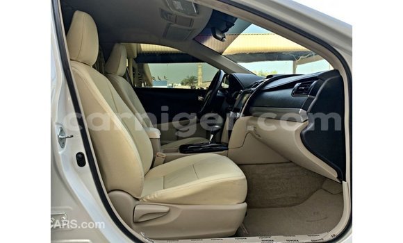 Sayi Imported Toyota Camry White Mota in Import - Dubai a Agadez Sayi Imported Toyota Camry White Mota in Import - Dubai a Agadez