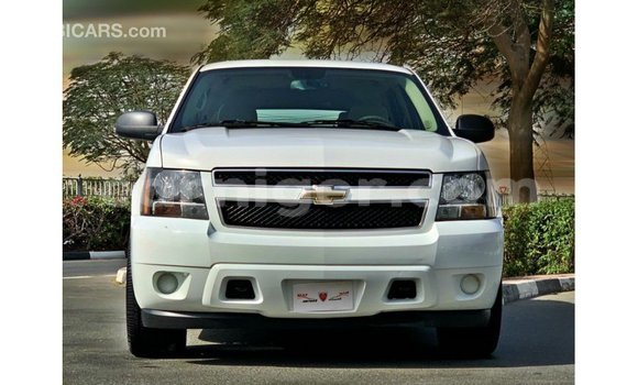 Sayi Imported Chevrolet Tahoe White Mota in Import - Dubai a Agadez Sayi Imported Chevrolet Tahoe White Mota in Import - Dubai a Agadez