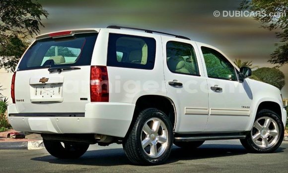 Sayi Imported Chevrolet Tahoe White Mota in Import - Dubai a Agadez Sayi Imported Chevrolet Tahoe White Mota in Import - Dubai a Agadez