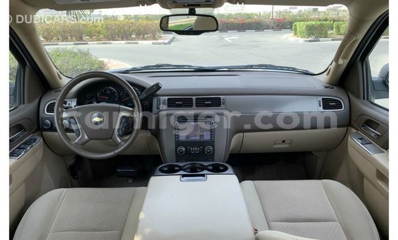 Sayi Imported Chevrolet Tahoe White Mota in Import - Dubai a Agadez Sayi Imported Chevrolet Tahoe White Mota in Import - Dubai a Agadez