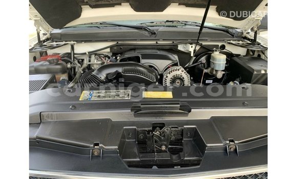 Sayi Imported Chevrolet Tahoe White Mota in Import - Dubai a Agadez Sayi Imported Chevrolet Tahoe White Mota in Import - Dubai a Agadez