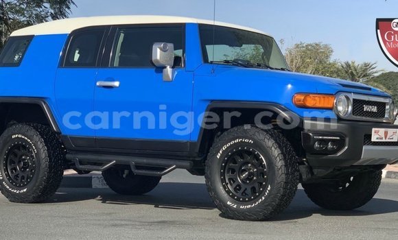 Buy Import Toyota FJ Cruiser Blue Car in Import - Dubai in Agadez