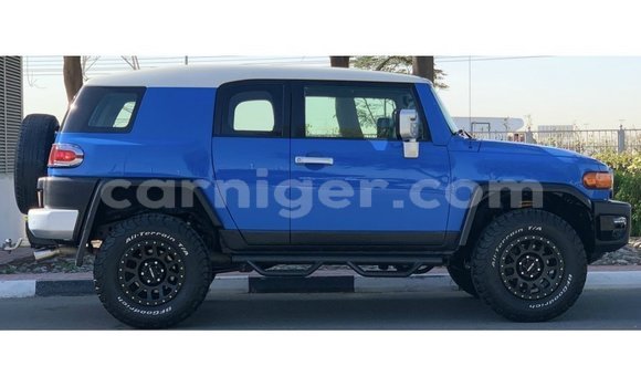Sayi Imported Toyota FJ Cruiser Blue Mota in Import - Dubai a Agadez Sayi Imported Toyota FJ Cruiser Blue Mota in Import - Dubai a Agadez