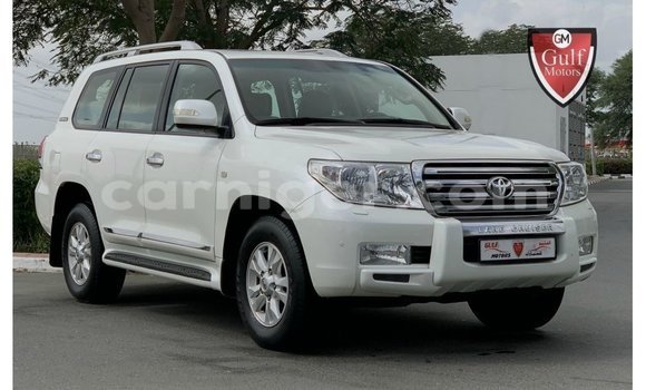 Sayi Imported Toyota Land Cruiser White Babbar mota in Import - Dubai a Agadez Sayi Imported Toyota Land Cruiser White Babbar mota in Import - Dubai a Agadez