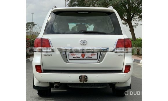 Sayi Imported Toyota Land Cruiser White Babbar mota in Import - Dubai a Agadez Sayi Imported Toyota Land Cruiser White Babbar mota in Import - Dubai a Agadez