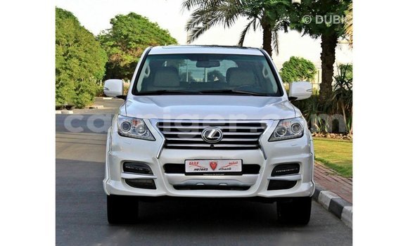 Sayi Imported Lexus LX White Mota in Import - Dubai a Agadez Sayi Imported Lexus LX White Mota in Import - Dubai a Agadez