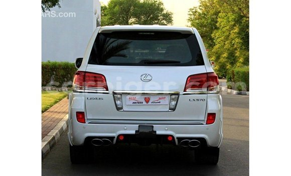 Sayi Imported Lexus LX White Mota in Import - Dubai a Agadez Sayi Imported Lexus LX White Mota in Import - Dubai a Agadez