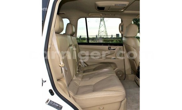 Sayi Imported Lexus LX White Mota in Import - Dubai a Agadez Sayi Imported Lexus LX White Mota in Import - Dubai a Agadez