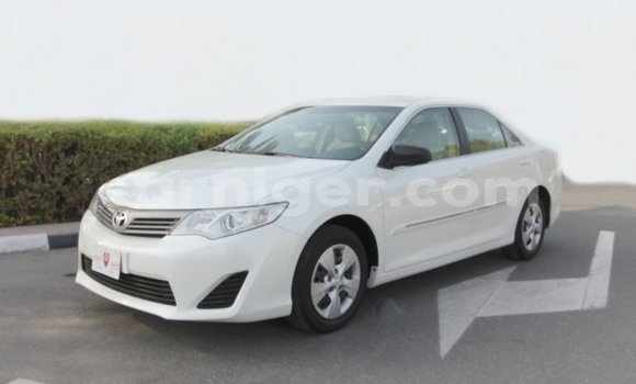Sayi Imported Toyota Camry White Mota in Import - Dubai a Agadez Sayi Imported Toyota Camry White Mota in Import - Dubai a Agadez