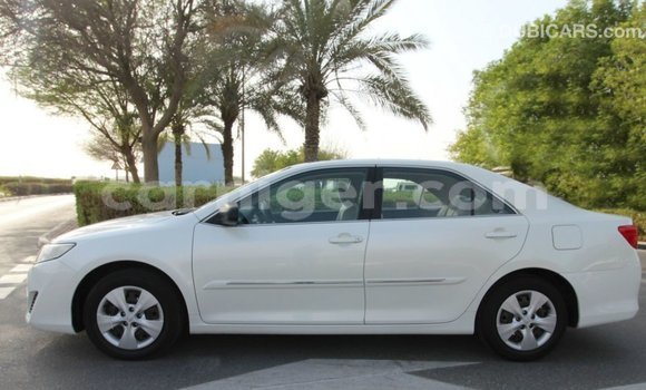 Sayi Imported Toyota Camry White Mota in Import - Dubai a Agadez Sayi Imported Toyota Camry White Mota in Import - Dubai a Agadez