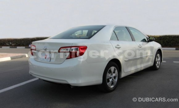 Sayi Imported Toyota Camry White Mota in Import - Dubai a Agadez Sayi Imported Toyota Camry White Mota in Import - Dubai a Agadez