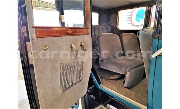 Sayi Imported Buick Electra Blue Mota in Import - Dubai a Agadez Sayi Imported Buick Electra Blue Mota in Import - Dubai a Agadez