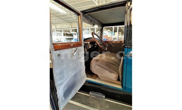 Sayi Imported Buick Electra Blue Mota in Import - Dubai a Agadez Sayi Imported Buick Electra Blue Mota in Import - Dubai a Agadez