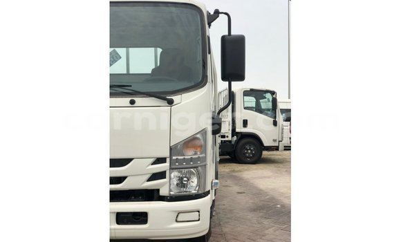 Buy Import Isuzu Bighorn White Truck in Import - Dubai in Agadez Buy Import Isuzu Bighorn White Truck in Import - Dubai in Agadez