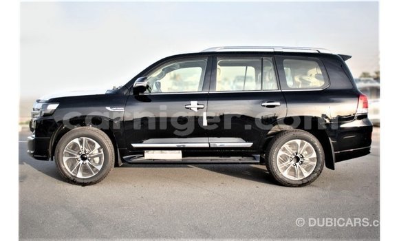 Buy Import Toyota Land Cruiser Black Truck in Import - Dubai in Agadez Buy Import Toyota Land Cruiser Black Truck in Import - Dubai in Agadez