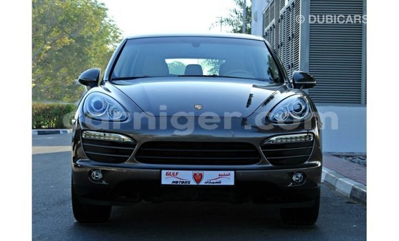 Sayi Imported Porsche Cayenne Brown Mota in Import - Dubai a Agadez Sayi Imported Porsche Cayenne Brown Mota in Import - Dubai a Agadez