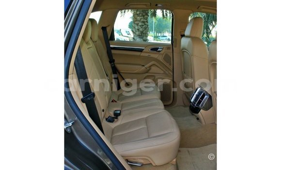 Sayi Imported Porsche Cayenne Brown Mota in Import - Dubai a Agadez Sayi Imported Porsche Cayenne Brown Mota in Import - Dubai a Agadez