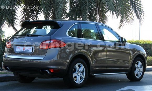 Sayi Imported Porsche Cayenne Brown Mota in Import - Dubai a Agadez Sayi Imported Porsche Cayenne Brown Mota in Import - Dubai a Agadez
