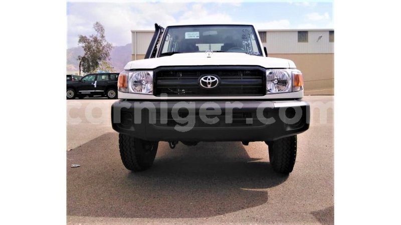 Big with watermark toyota land cruiser agadez import dubai 7305