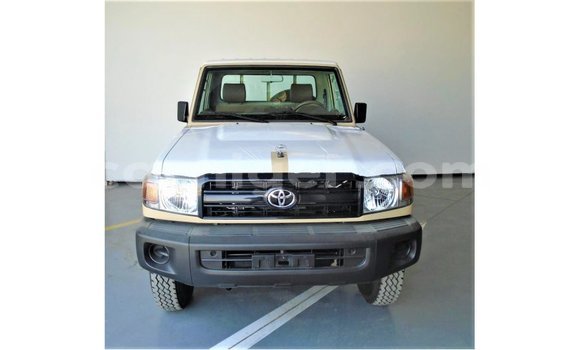 Sayi Imported Toyota Land Cruiser Beige Babbar mota in Import - Dubai a Agadez Sayi Imported Toyota Land Cruiser Beige Babbar mota in Import - Dubai a Agadez