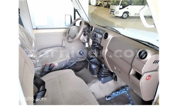 اشتري Imported Toyota Land Cruiser Beige شاحنة في Import - Dubai في أغاديز اشتري Imported Toyota Land Cruiser Beige شاحنة في Import - Dubai في أغاديز