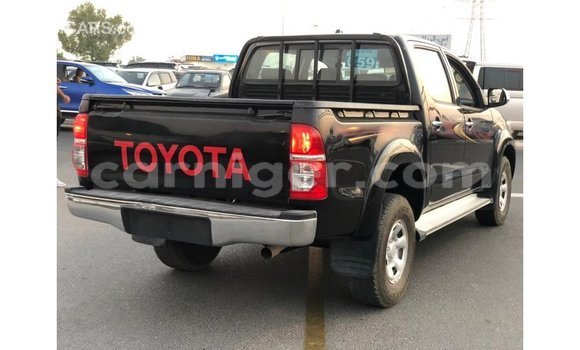 Sayi Imported Toyota Hilux Black Mota in Import - Dubai a Agadez Sayi Imported Toyota Hilux Black Mota in Import - Dubai a Agadez