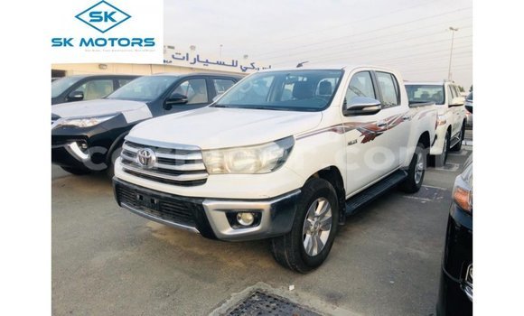 Sayi Imported Toyota Hilux White Mota in Import - Dubai a Agadez Sayi Imported Toyota Hilux White Mota in Import - Dubai a Agadez