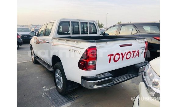 Sayi Imported Toyota Hilux White Mota in Import - Dubai a Agadez Sayi Imported Toyota Hilux White Mota in Import - Dubai a Agadez