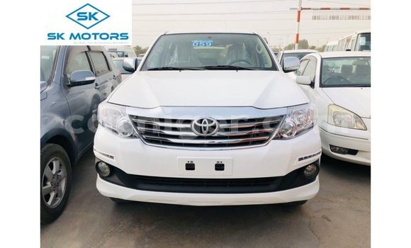 Sayi Imported Toyota Fortuner White Mota in Import - Dubai a Agadez Sayi Imported Toyota Fortuner White Mota in Import - Dubai a Agadez