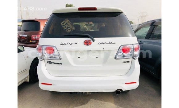 Sayi Imported Toyota Fortuner White Mota in Import - Dubai a Agadez Sayi Imported Toyota Fortuner White Mota in Import - Dubai a Agadez