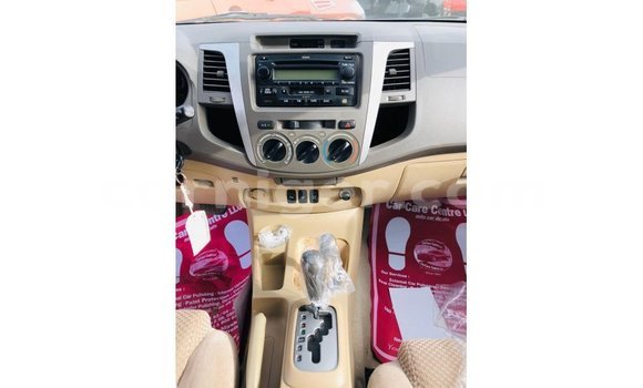 Sayi Imported Toyota Fortuner White Mota in Import - Dubai a Agadez Sayi Imported Toyota Fortuner White Mota in Import - Dubai a Agadez