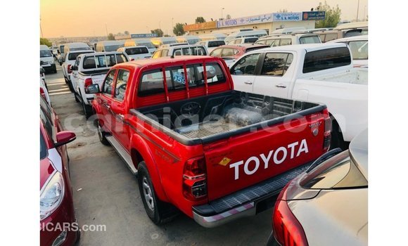 Sayi Imported Toyota Hilux Red Mota in Import - Dubai a Agadez Sayi Imported Toyota Hilux Red Mota in Import - Dubai a Agadez