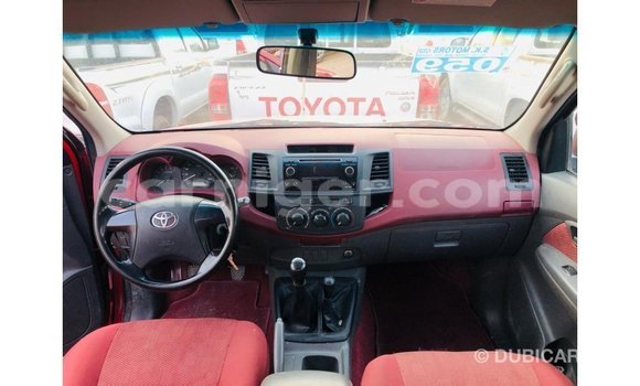 Sayi Imported Toyota Hilux Red Mota in Import - Dubai a Agadez Sayi Imported Toyota Hilux Red Mota in Import - Dubai a Agadez
